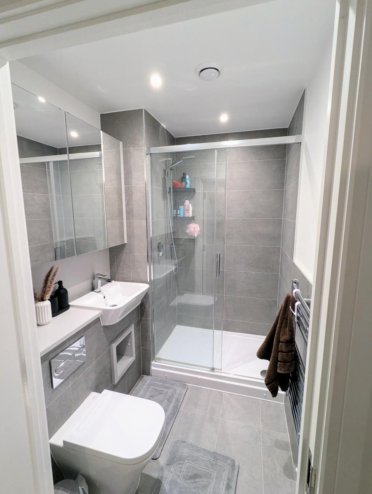 Apartament Modernistic 2 Bed - 2 Bath Flat Near Londra